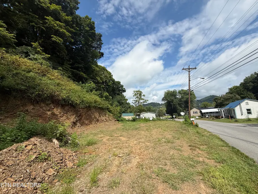517 Tuggle Hill Rd, Rogersville, TN 37857 - #3