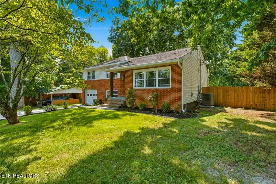3207 Hazelwood Rd, Knoxville, TN 37921 - #2