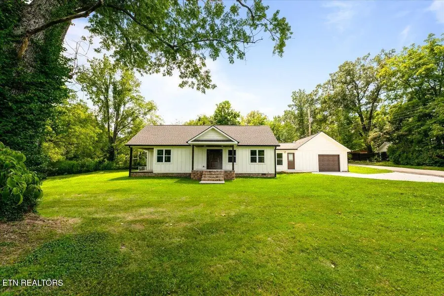 216 Lafayette St, Oneida, TN 37841 - #3