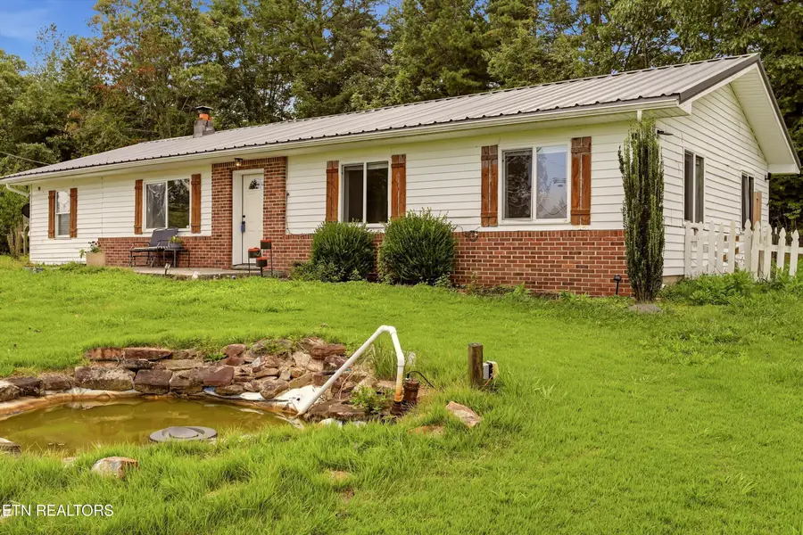 1563 Riggs Chapel Rd, Harriman, TN 37748 - #2