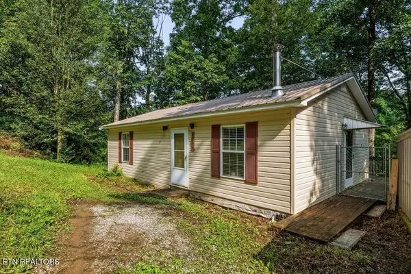 1899 Arrowhead Drive, Monterey, TN 38574