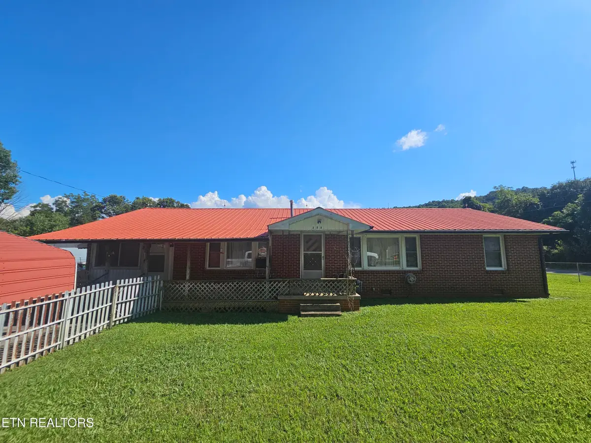 299 Mountain St, Doyle, TN 38559 - #1