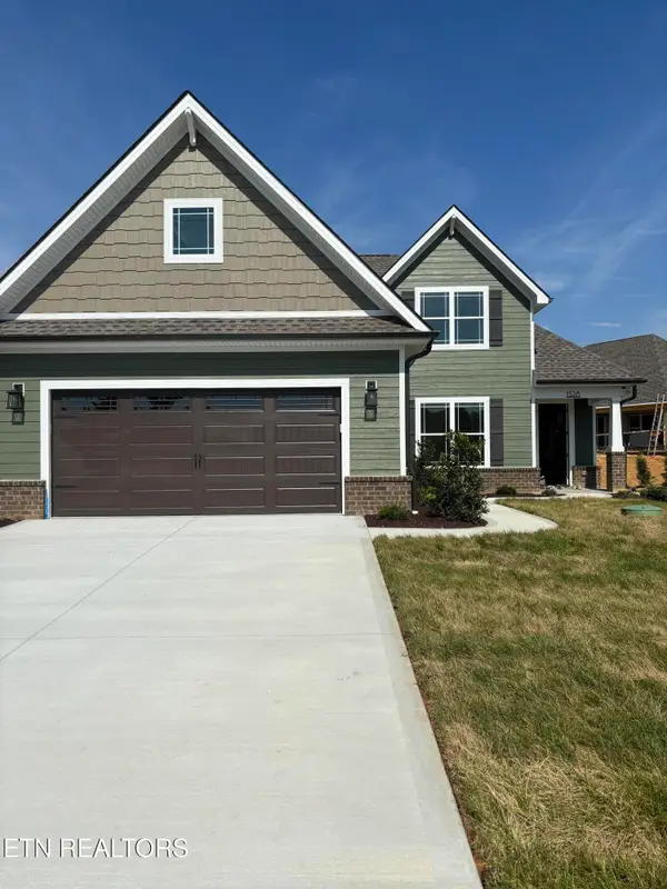 1528 Linden Leaf Ln, Knoxville, TN 37922