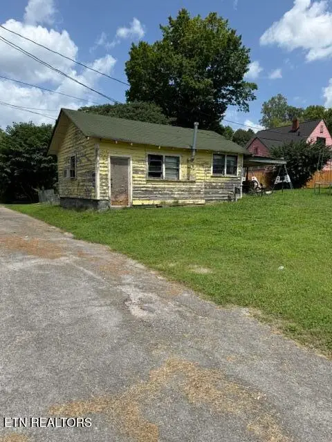 217 Walden Ave, Harriman, TN 37748 - #3
