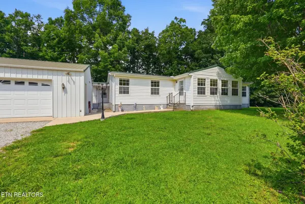 1031 Laurelwood Drive, Jamestown, TN 38556