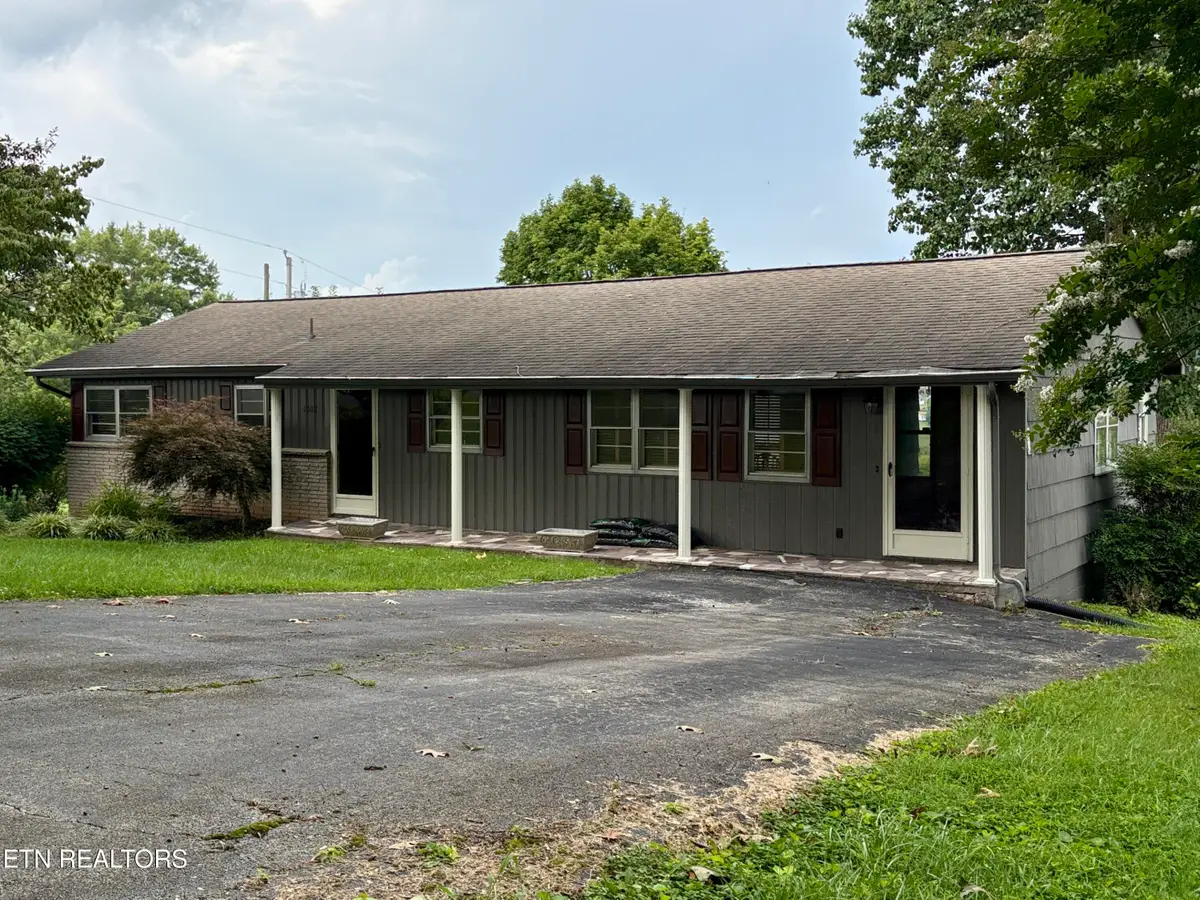 1302 Nell St, Tazewell, TN 37879 - #1