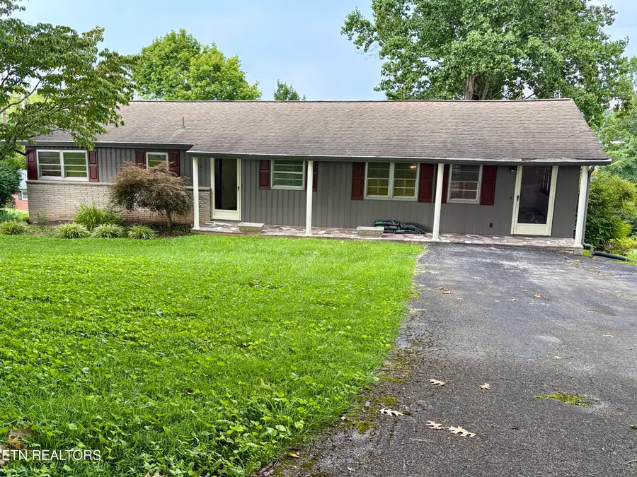 1302 Nell St, Tazewell, TN 37879 - #2