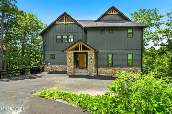 1813 Red Bone Way, Sevierville, TN 37876