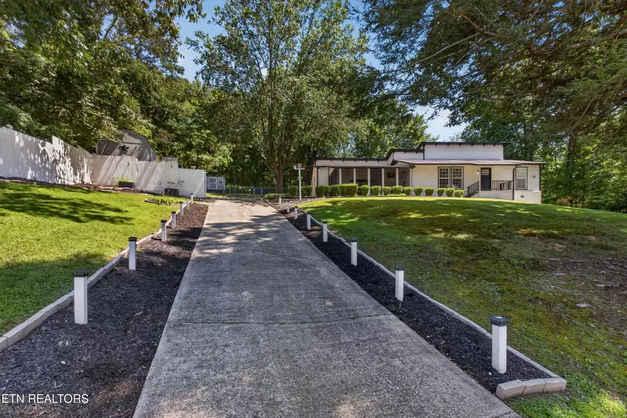 718 Hathburn Drive, Rockwood, TN 37854 - #2