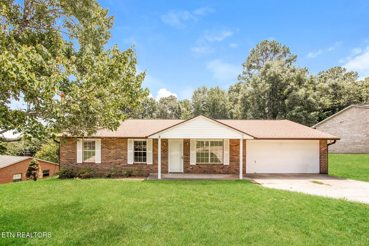 5941 Bridge Garden Rd, Knoxville, TN 37912 - #1