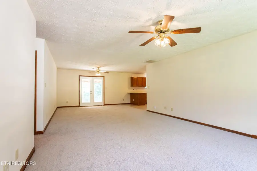 5941 Bridge Garden Rd, Knoxville, TN 37912 - #2