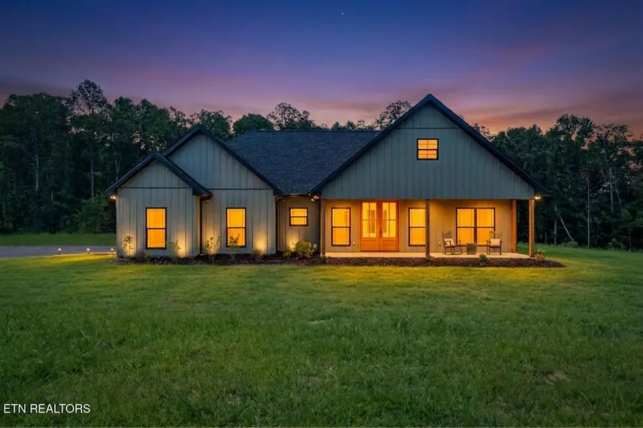 1458 Taylor Place Rd, Jamestown, TN 38556 - #2