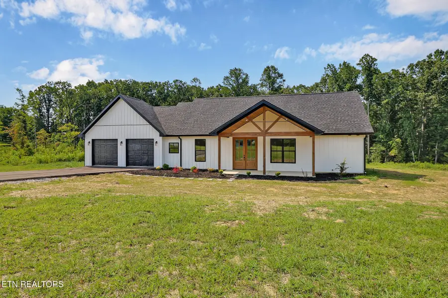 1468 Taylor Place Rd, Jamestown, TN 38556 - #2