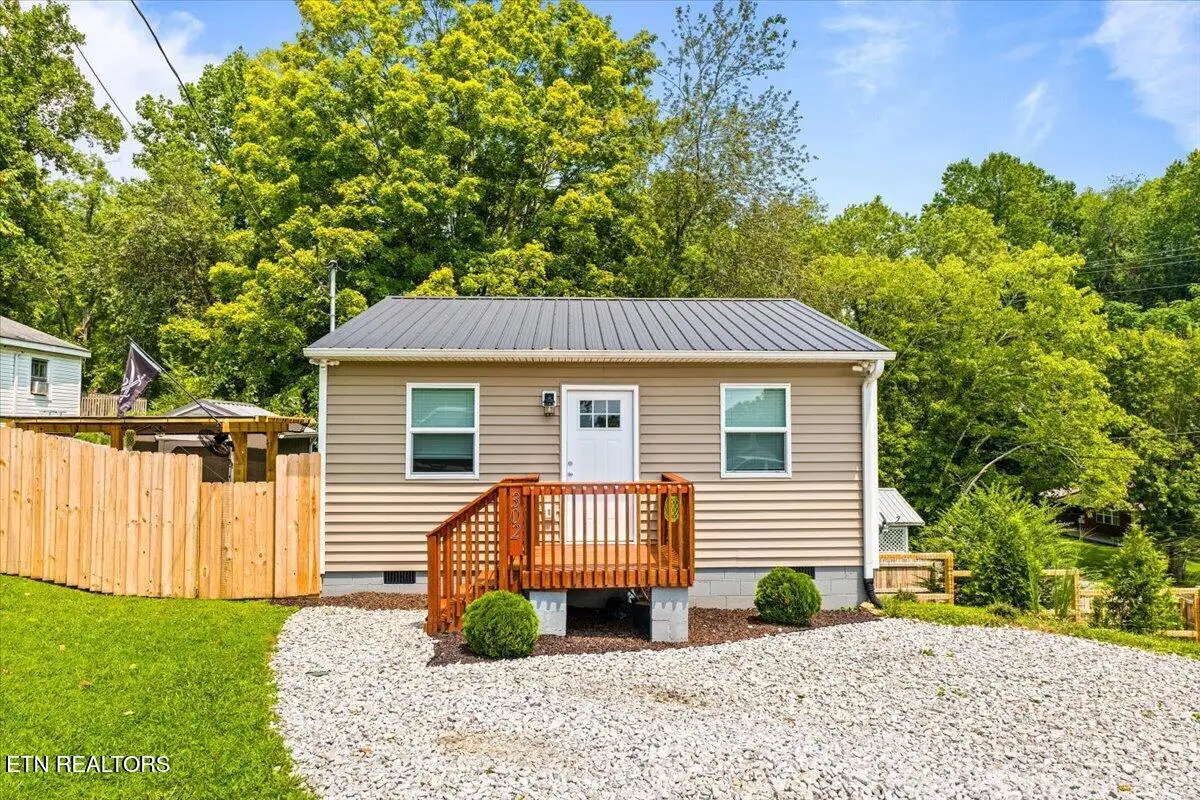 302 N 12th St, Lafollette, TN 37766 - #1