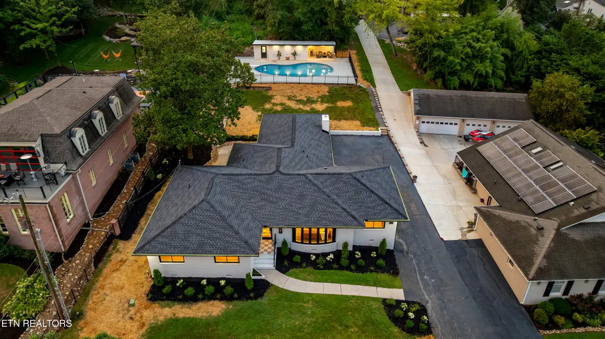 1233 Cherokee Blvd, Knoxville, TN 37919 - #1