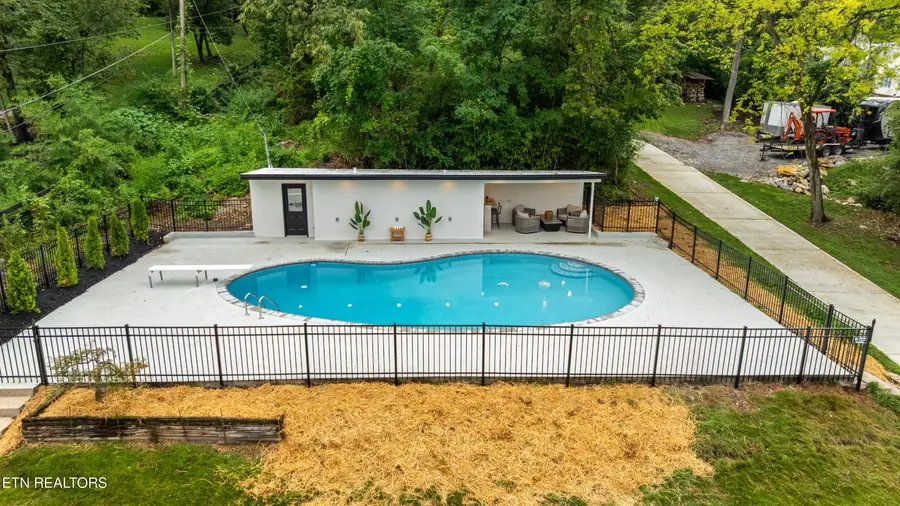 1233 Cherokee Blvd, Knoxville, TN 37919 - #3