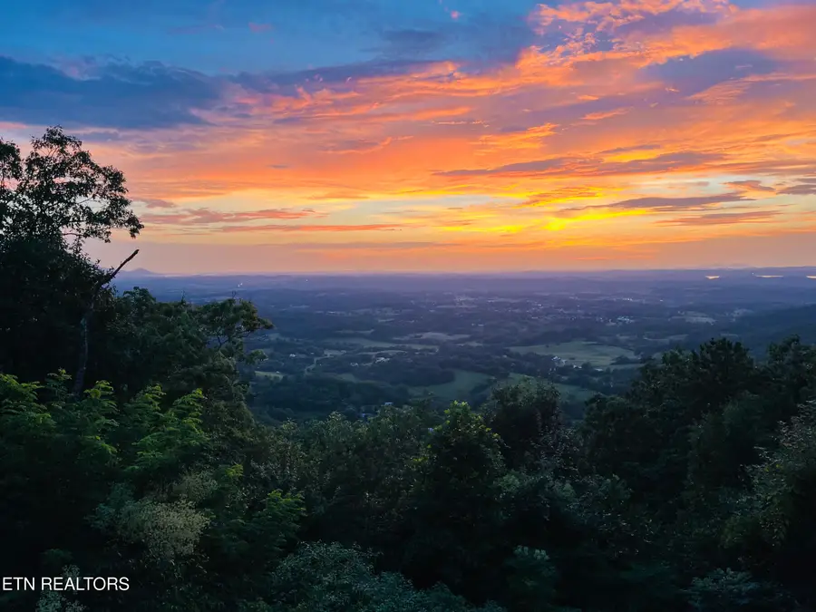 689 Shell Mountain Rd, Sevierville, TN 37876 - #3