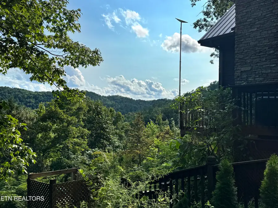3514 Emerald Way, Sevierville, TN 37876 - #2