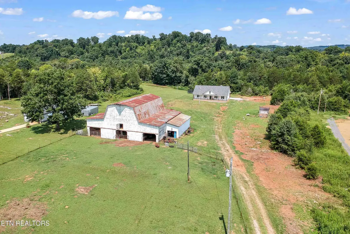 1560 W Dumplin Valley Rd, Dandridge, TN 37725 - #1