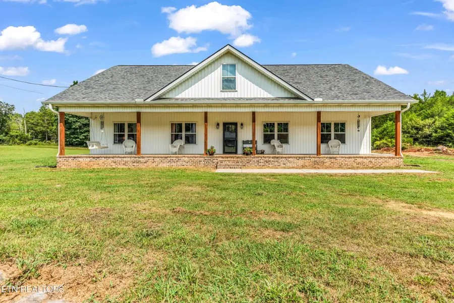 1560 W Dumplin Valley Rd, Dandridge, TN 37725 - #2