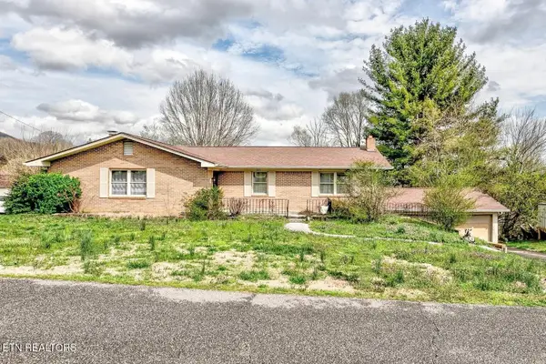 921 Hilltop Drive, Jacksboro, TN 37757
