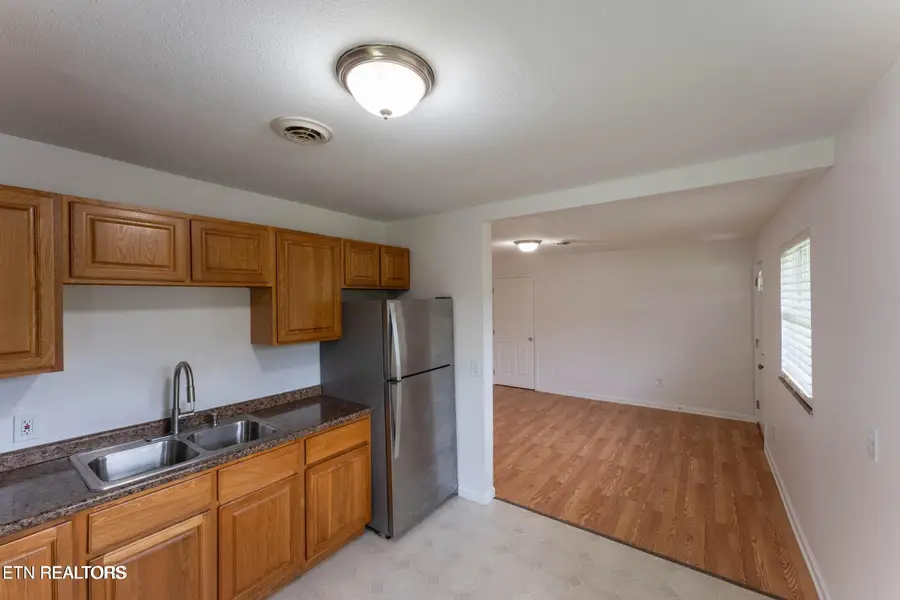 2180 Lakeview Rd, Lenoir City, TN 37772 - #3