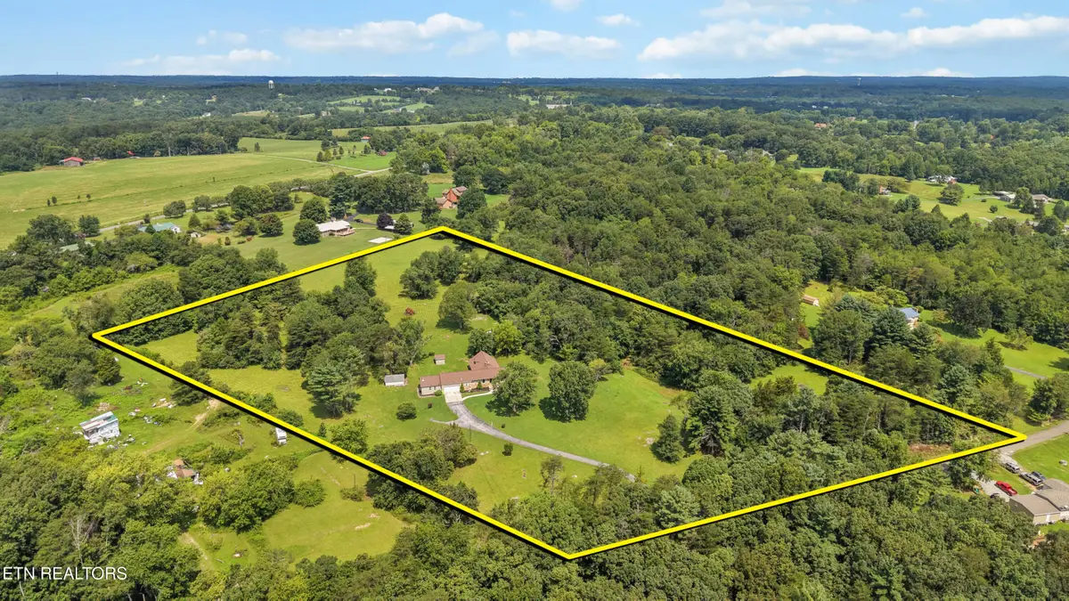 648 Lige Rd, Crossville, TN 38555 - #1