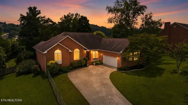 185 Nance Lane, Jacksboro, TN 37757