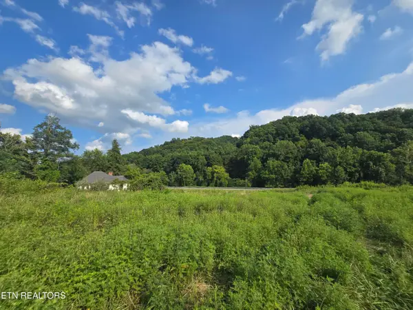 44573 Veterans Memorial Hwy, Dryden, VA 24243