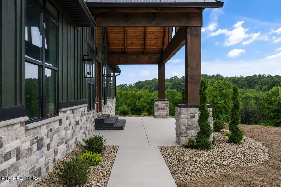 710 W Dumplin Valley Rd, Dandridge, TN 37725 - #3