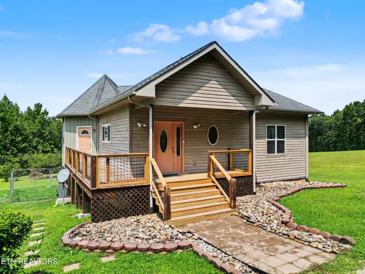 319 Oakmont Rd, Oneida, TN 37841 - #1