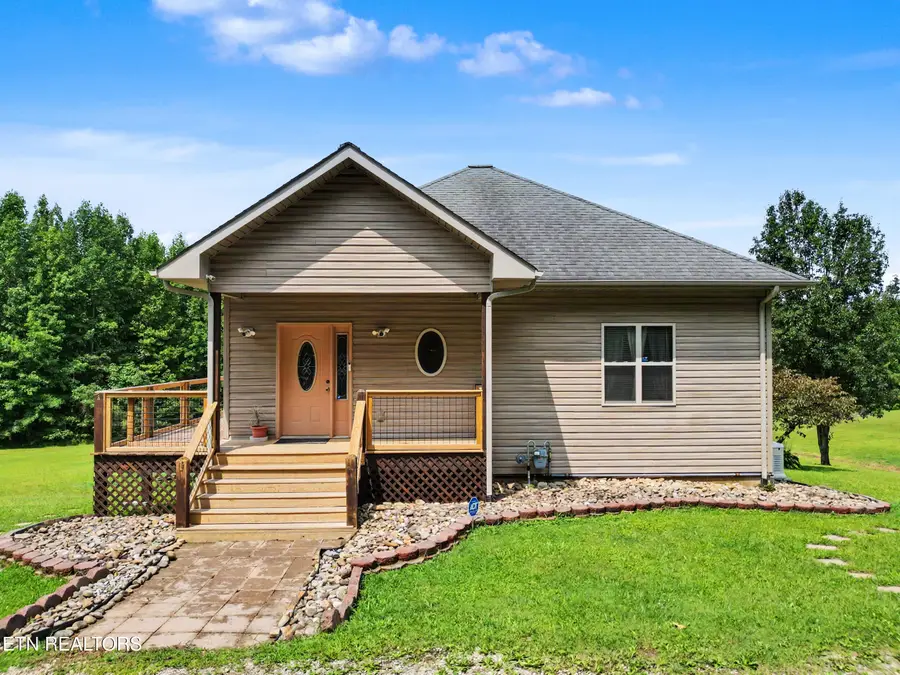 319 Oakmont Rd, Oneida, TN 37841 - #3
