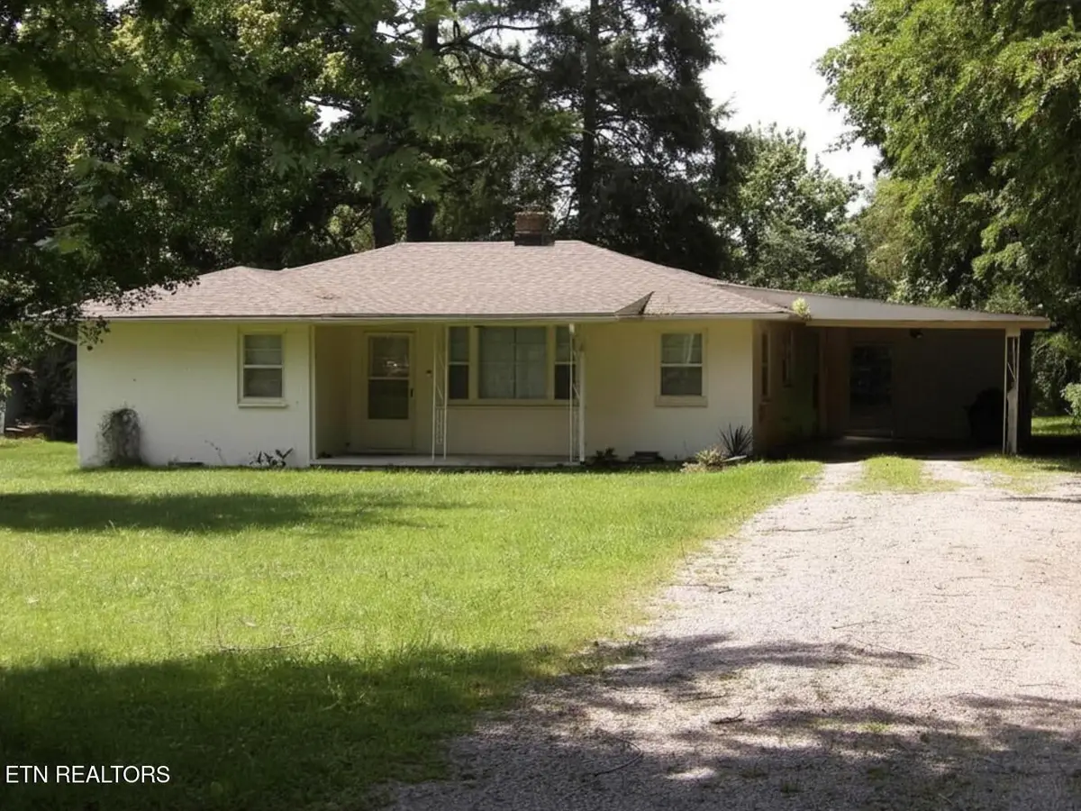525 Woodlawn Rd, Crossville, TN 38555 - #1
