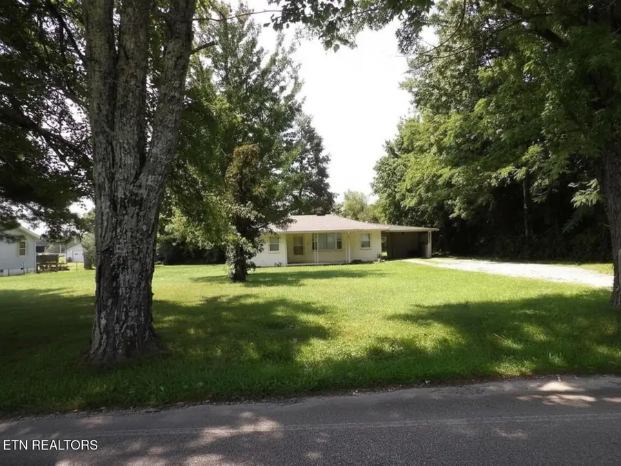 525 Woodlawn Rd, Crossville, TN 38555 - #2