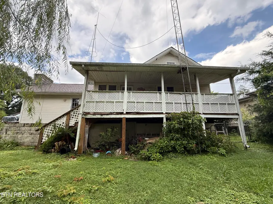 907 High St, Clinton, TN 37716 - #2