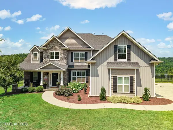 102 Pineberry West Rd, Oak Ridge, TN 37830