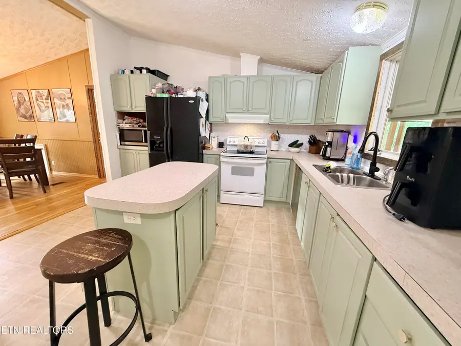 10407 Radford Rd, Wise, VA 24293 - #3