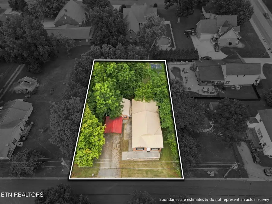 826 Columbus St, Maryville, TN 37804 - #3