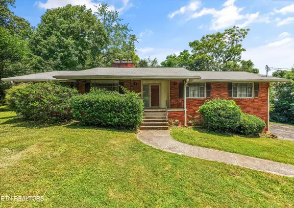 210 Sutton Lane, Knoxville, TN 37909