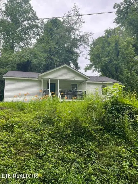 132 Cherry Drive, Harriman, TN 37748