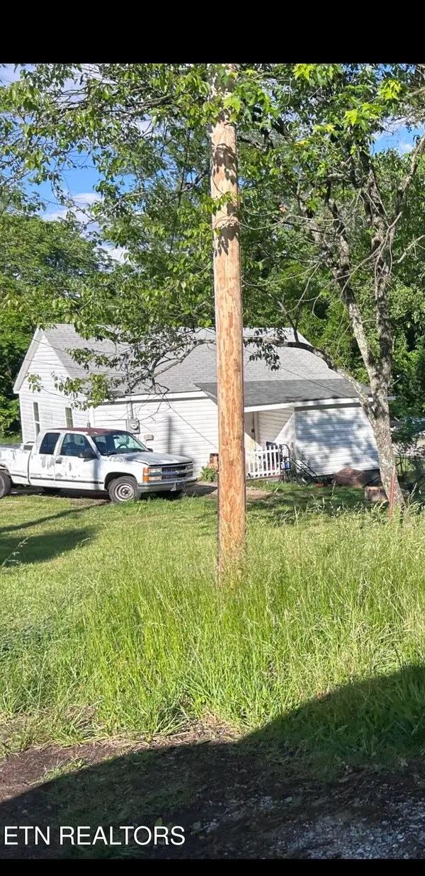 308 Barnett Circle, Harriman, TN 37748