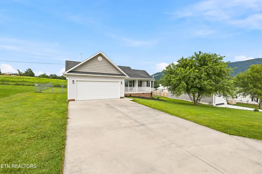 126 West Drive, Lafollette, TN 37766 - #2