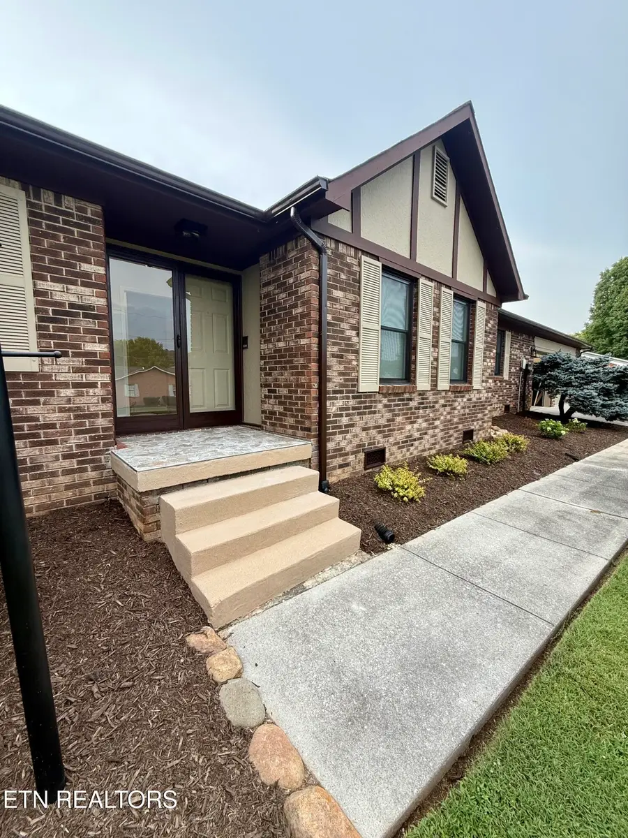 7314 Homestead Drive, Knoxville, TN 37918 - #2