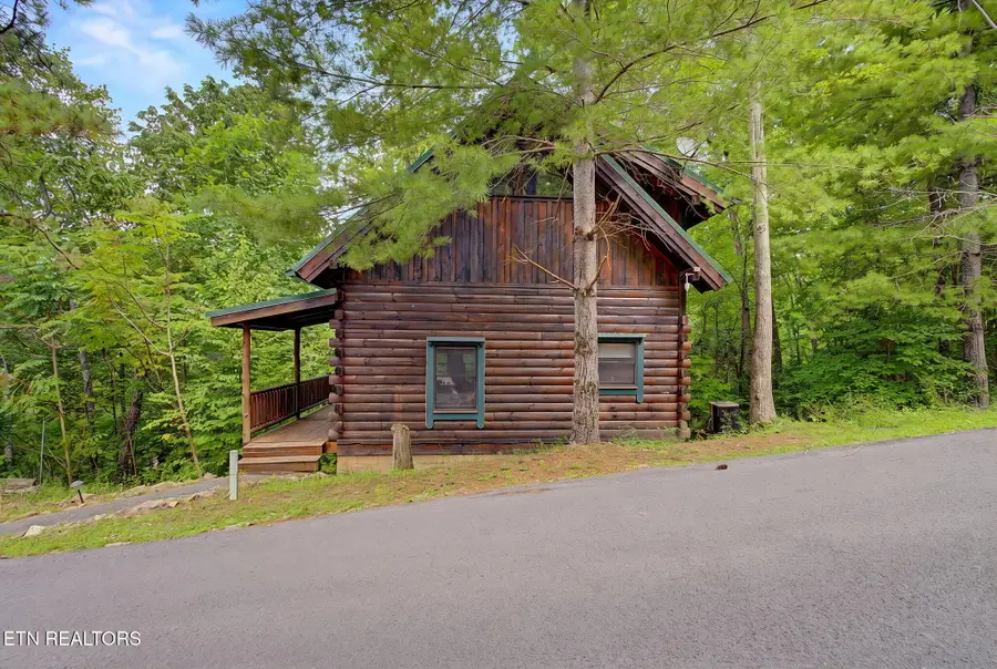 3039 Brothers Way, Pigeon Forge, TN 37862 - #3