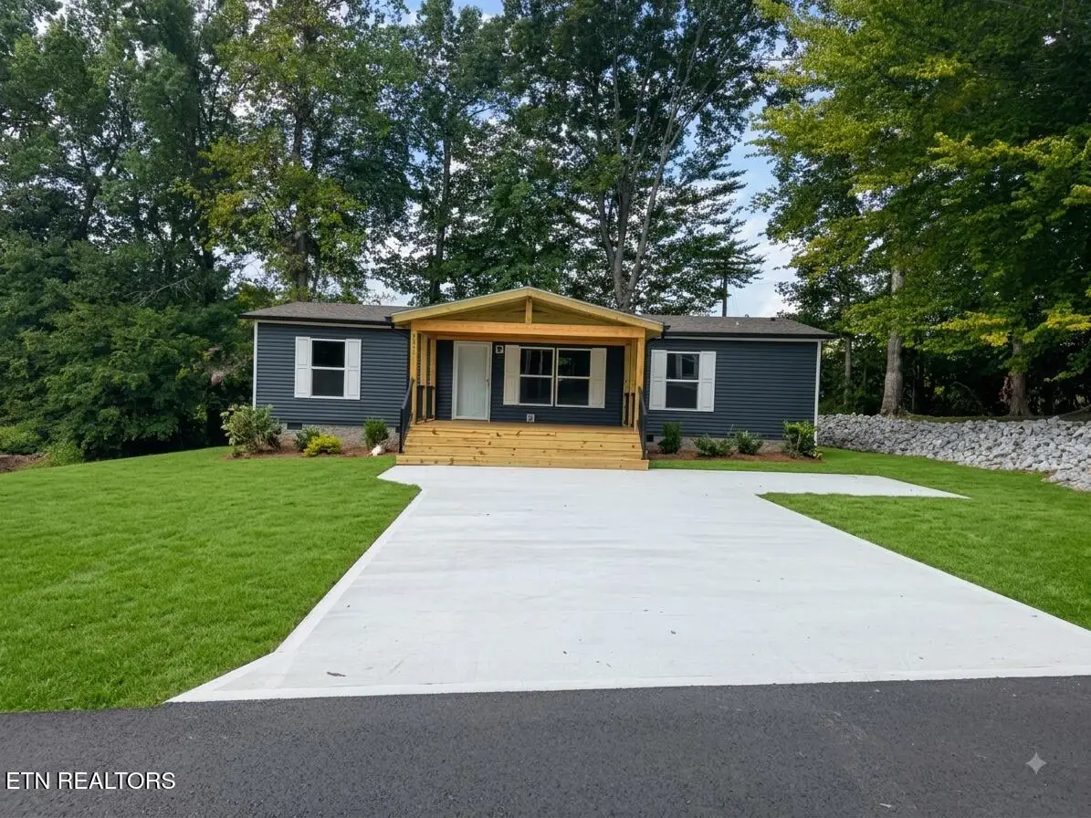 135 Edgewood Blvd, Oneida, TN 37841 - #1