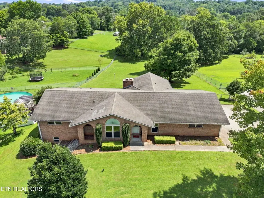 2812 Pleasant View Ave, Maryville, TN 37803 - #2