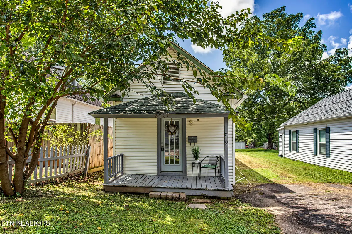 2701 Barton St, Knoxville, TN 37917 - #1