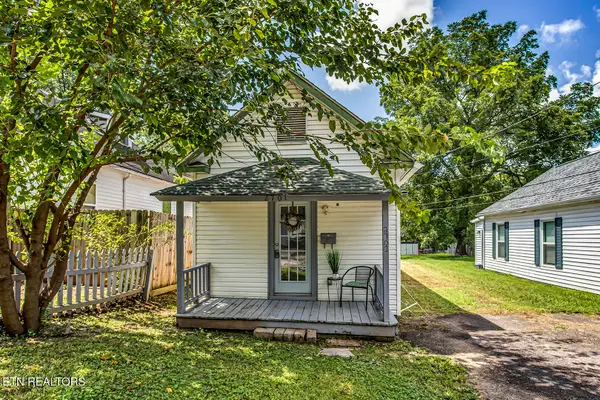 2701 Barton St, Knoxville, TN 37917