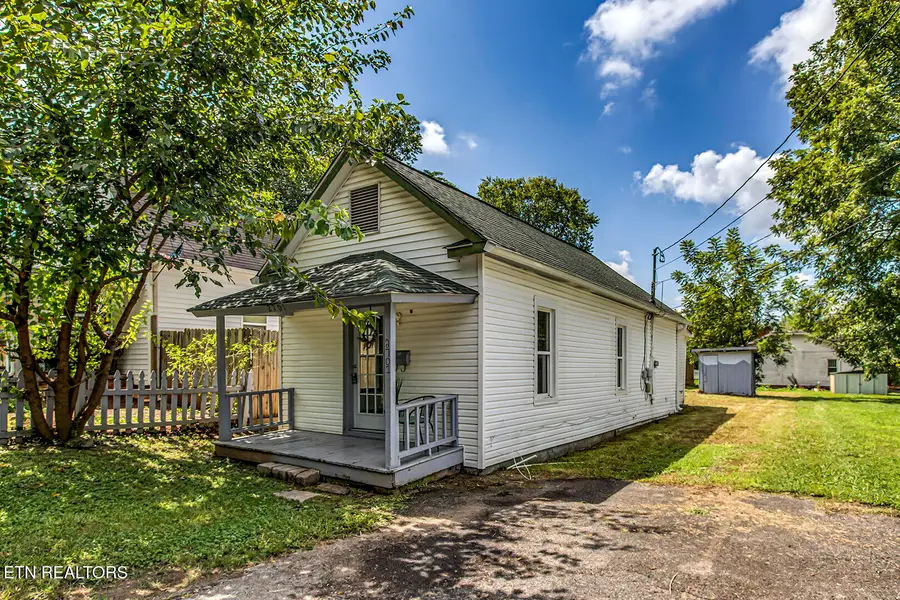2701 Barton St, Knoxville, TN 37917 - #2