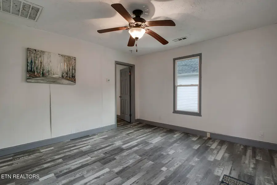 2701 Barton St, Knoxville, TN 37917 - #3